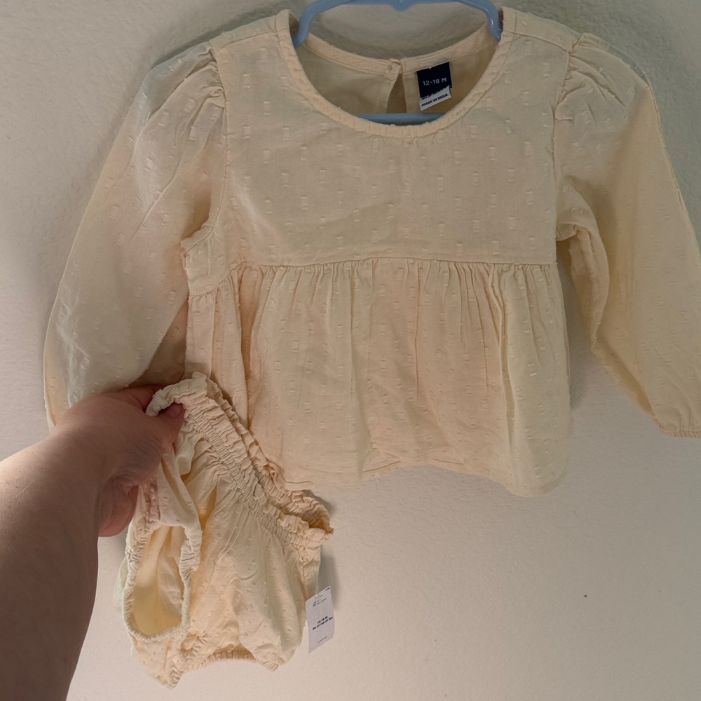 Old Navy Cream Kids Matching Set